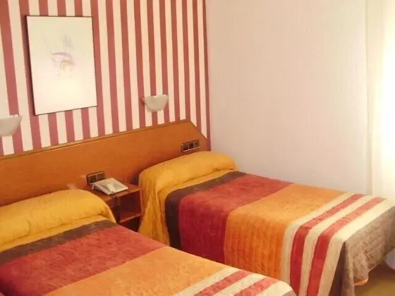 Tek Büyük veya İki Ayrı Yataklı Oda