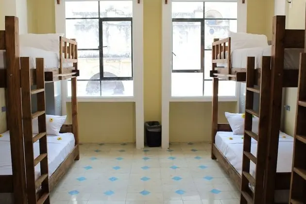 Ortak Ranzalı Oda, Karma Ranzalı Oda, Ortak Banyo (Single Bed)