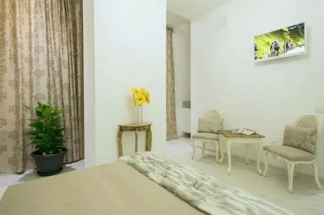 Tek Büyük Yataklı Oda (Interior)