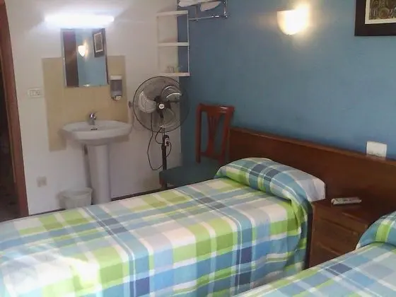 Tek Büyük Yataklı Oda, Ortak Banyo