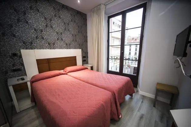 Standard Tek Büyük Yataklı Oda, 1 Çift Kişilik Yatak, Balkon, Şehir Manzaralı
