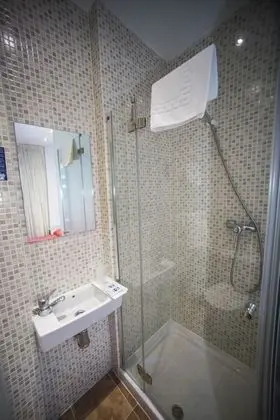 Tek Büyük Yataklı Oda, 1 Çift Kişilik veya 2 Tek Kişilik Yatak, Balkon, Şehir Manzaralı