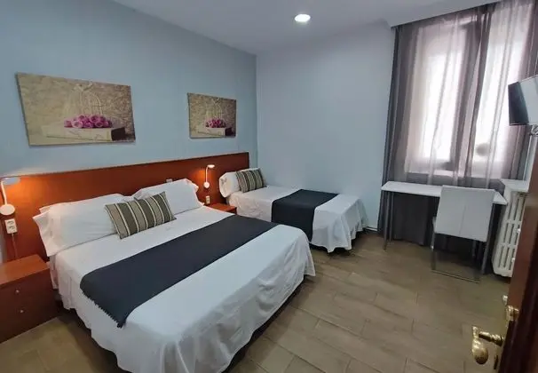 Standard Üç Kişilik Oda