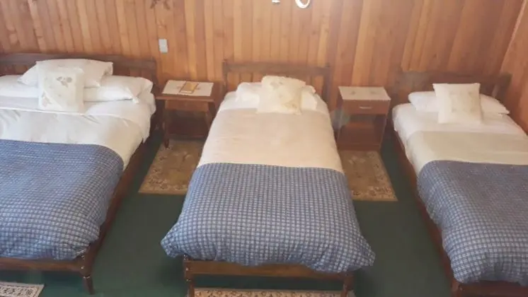 Üç Kişilik Oda