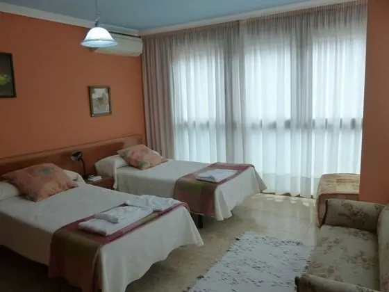 Dört Kişilik Oda, Bağlantılı Odalar