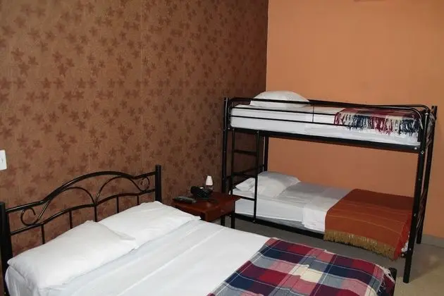 Standard Dört Kişilik Oda, Banyolu/Duşlu