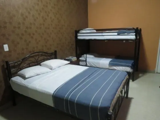 Standard Üç Kişilik Oda, Banyolu/Duşlu