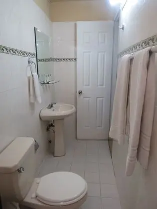 Standard Üç Kişilik Oda, Banyolu/Duşlu