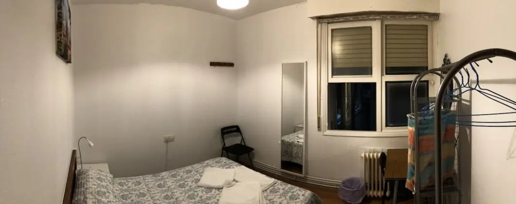 Tek Büyük Yataklı Oda, Ortak Banyo