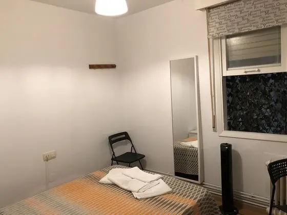 Tek Büyük Yataklı Oda, Ortak Banyo