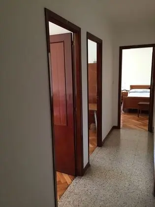 Üç Kişilik Oda, Ortak Banyo, Kule