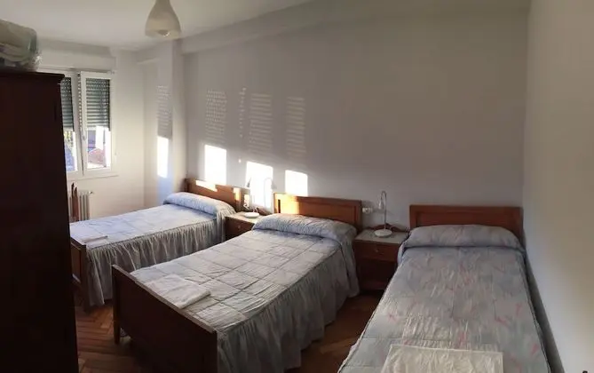 Üç Kişilik Oda, Ortak Banyo, Kule