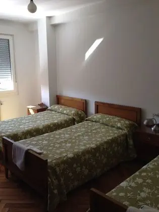 Üç Kişilik Oda, Ortak Banyo, Kule