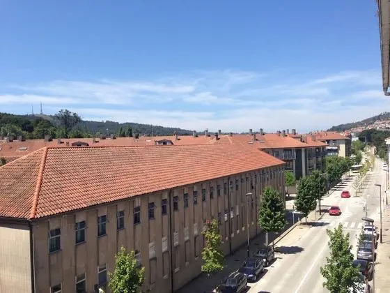 Üç Kişilik Oda, Ortak Banyo, Kule