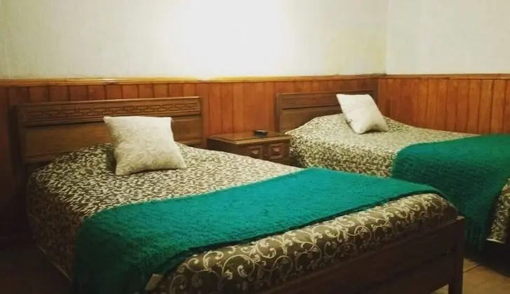 Tek Büyük Yataklı Oda, 2 Tek Kişilik Yatak