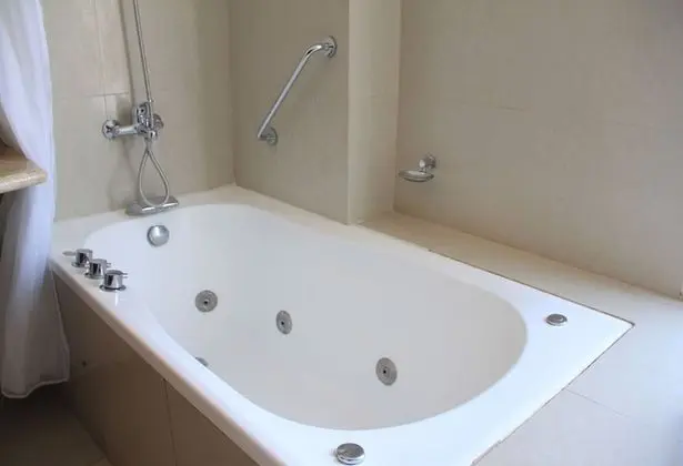 Deluxe Tek Büyük veya İki Ayrı Yataklı Oda, Bahçe Manzaralı