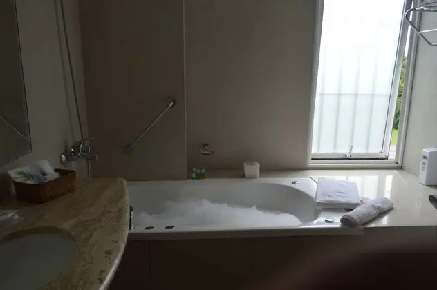 Tek Büyük Yataklı Oda, Jakuzi