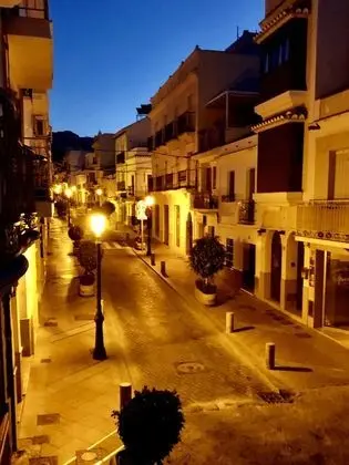 Classic Üç Kişilik Oda, 1 Yatak Odası, Balkon, Şehir Manzaralı