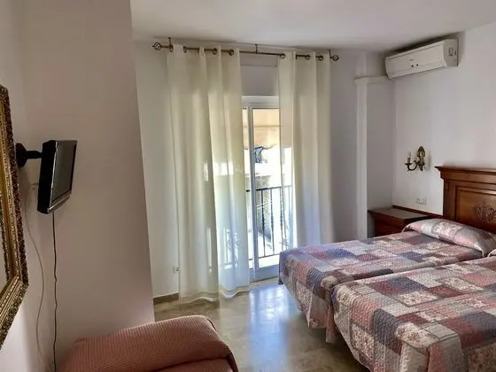 Classic Üç Kişilik Oda, 1 Yatak Odası, Balkon, Şehir Manzaralı