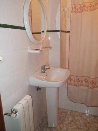 Tek Büyük Yataklı Oda, Ortak Banyo