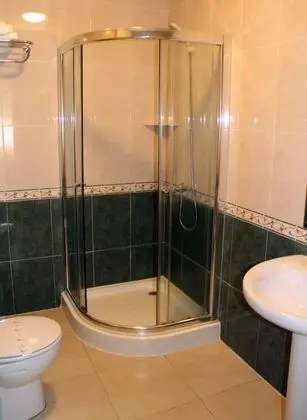 Tek Büyük veya İki Ayrı Yataklı Oda, Özel Banyo