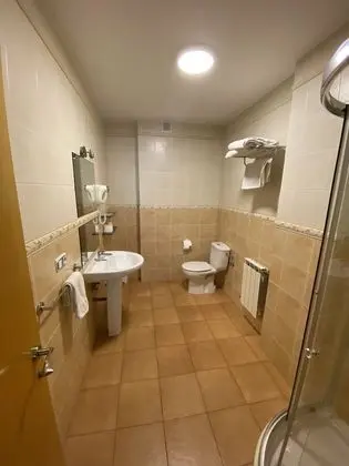 Üç Kişilik Oda, Özel Banyo