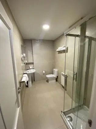Üç Kişilik Oda, Özel Banyo