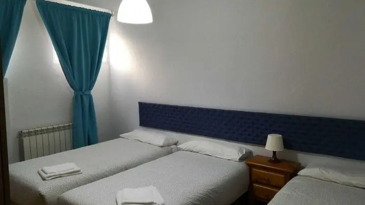 Economy Üç Kişilik Oda, Ortak Banyo