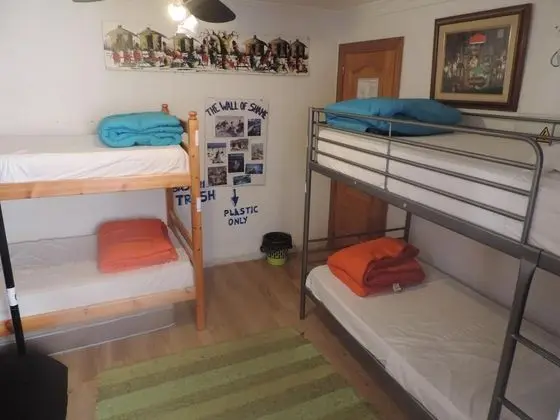 Ortak Ranzalı Oda, Karma Ranzalı Oda, Ortak Banyo (6 people)