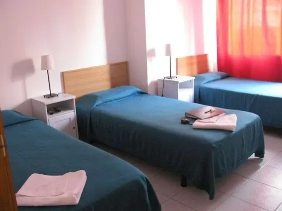 Üç Kişilik Oda, Ortak Banyo