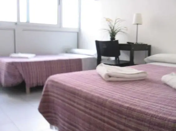 Üç Kişilik Oda, Ortak Banyo