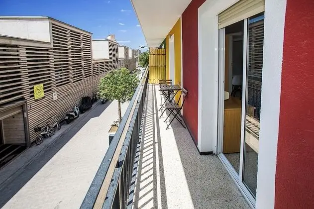 Tek Büyük Yataklı Oda, Balkon