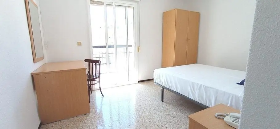 Tek Büyük Yataklı Oda, Balkon