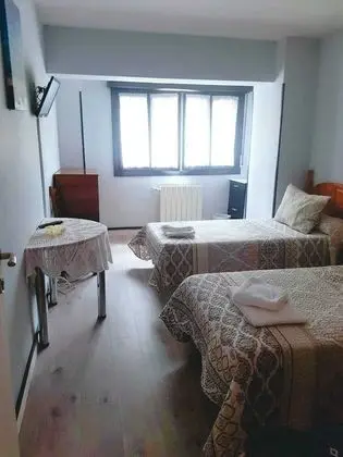 İki Ayrı Yataklı Oda, Ortak Banyo