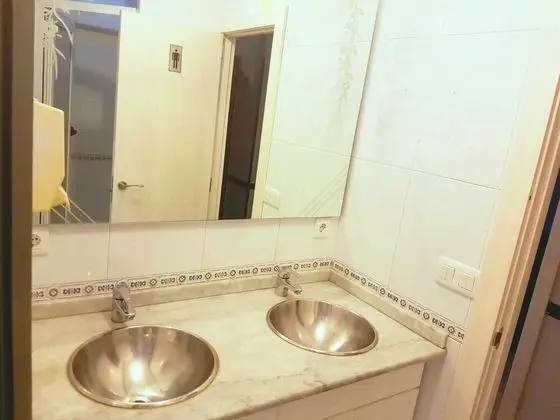 Üç Kişilik Oda, Ortak Banyo