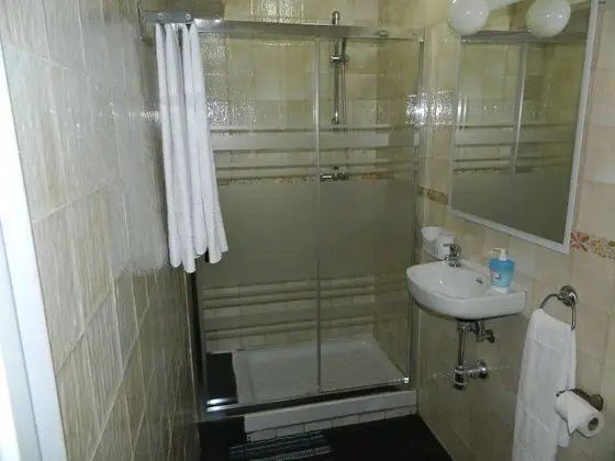 Family Üç Kişilik Oda, Özel Banyo