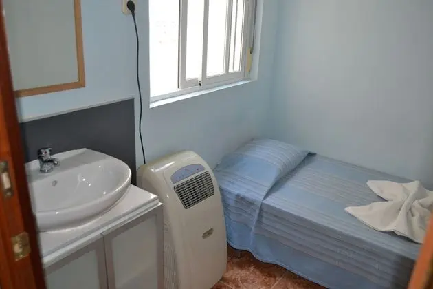 Tek Kişilik Oda, Ortak Banyo