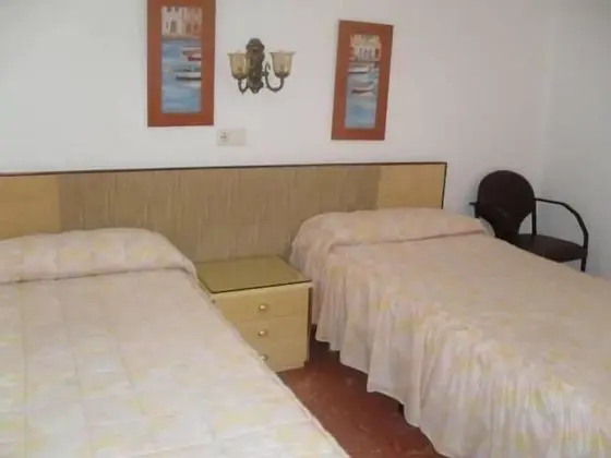 Büyük Yataklı Tek Kişilik Oda