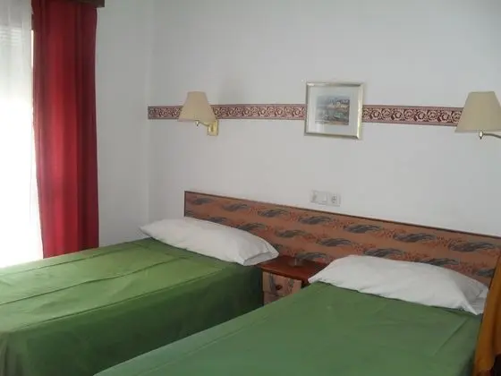 Standard Tek Büyük veya İki Ayrı Yataklı Oda