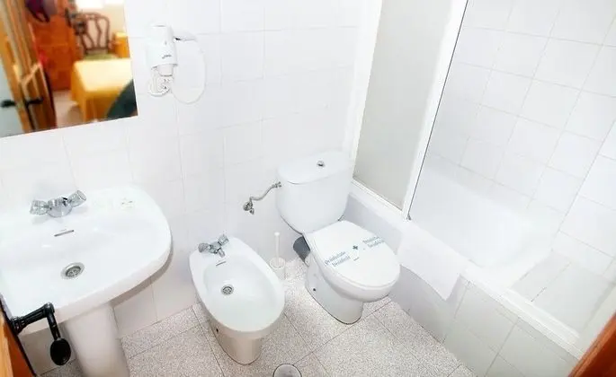Tek Büyük Yataklı Oda, 1 Çift Kişilik Yatak