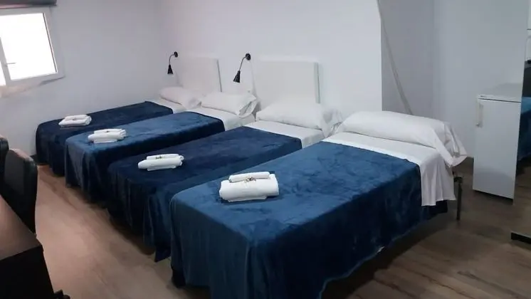 Tek Büyük Yataklı Oda, 2 Tek Kişilik Yatak