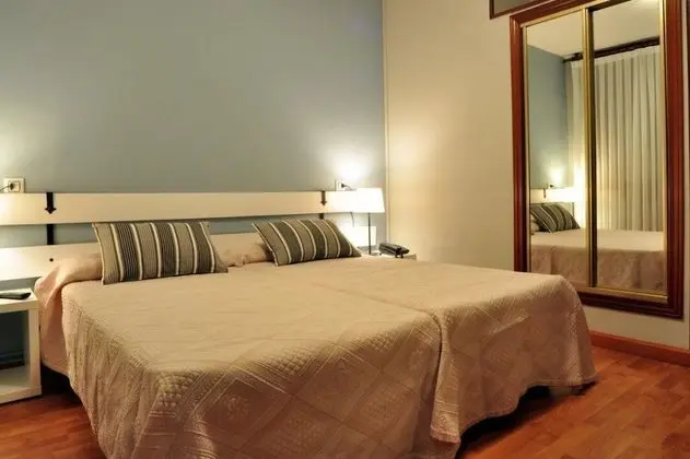 Tek Büyük veya İki Ayrı Yataklı Oda, Balkon