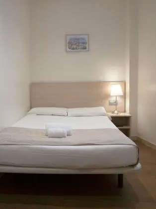Tek Büyük veya İki Ayrı Yataklı Oda, Ortak Banyo
