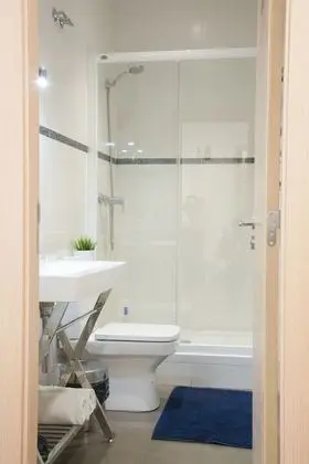 Tek Kişilik Oda, Ortak Banyo