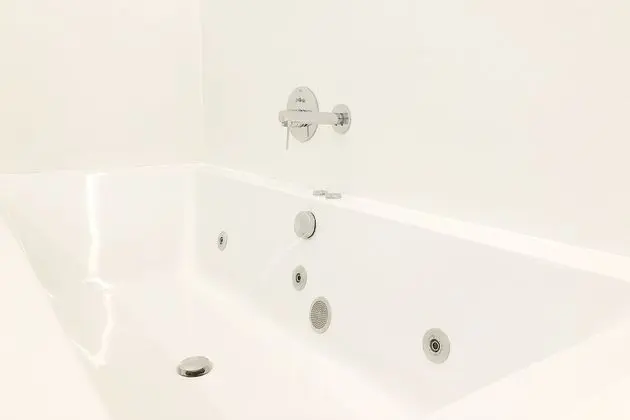 Romantic Tek Büyük veya İki Ayrı Yataklı Oda, Sıcak Su Küveti