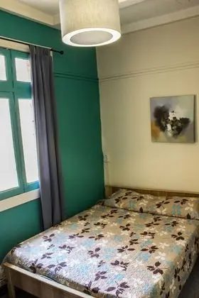 Üç Kişilik Oda, Ortak Banyo
