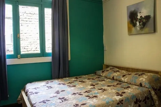 Üç Kişilik Oda, Ortak Banyo