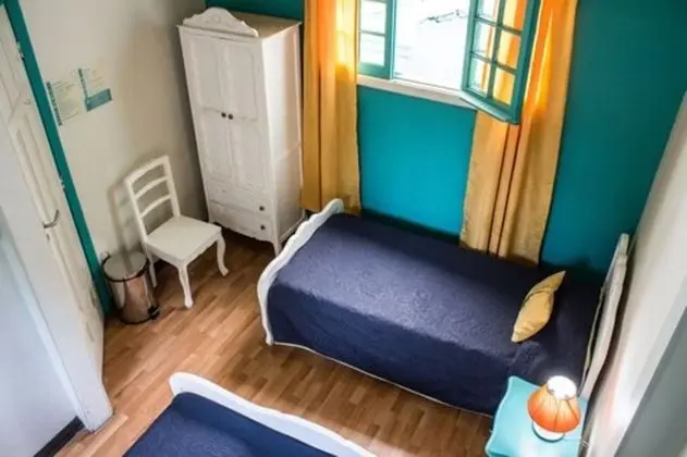Üç Kişilik Oda, Ortak Banyo