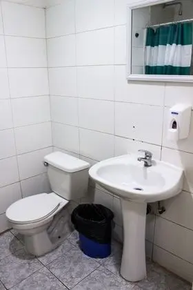 Üç Kişilik Oda, Ortak Banyo