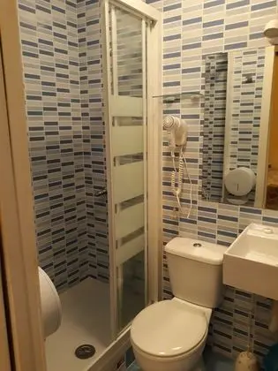 Basic Üç Kişilik Oda, Özel Banyo